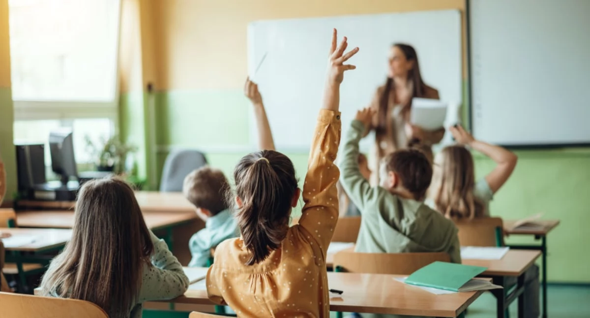 Edukacja, szkolny zasady szkołach dziennik zakaz telefonów podwyżki - zdjęcie, fotografia