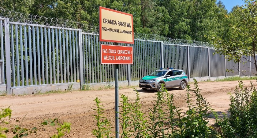 Zdjęcie zapory granicznej na granicy z Białorusią/ Twitter.com/ Straż Graniczna