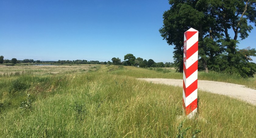 Zdjęcie słupa granicznego na granicy polsko - białoruskiej/ Twitter.com Straż Graniczna