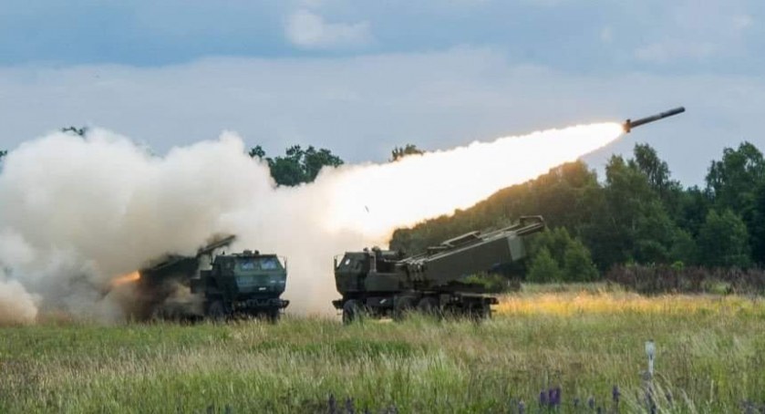 Zdjęcie wyrzutni rakietowych M142 HIMARS na Ukrainie/ Twitter.com/ GeneralStaffUA