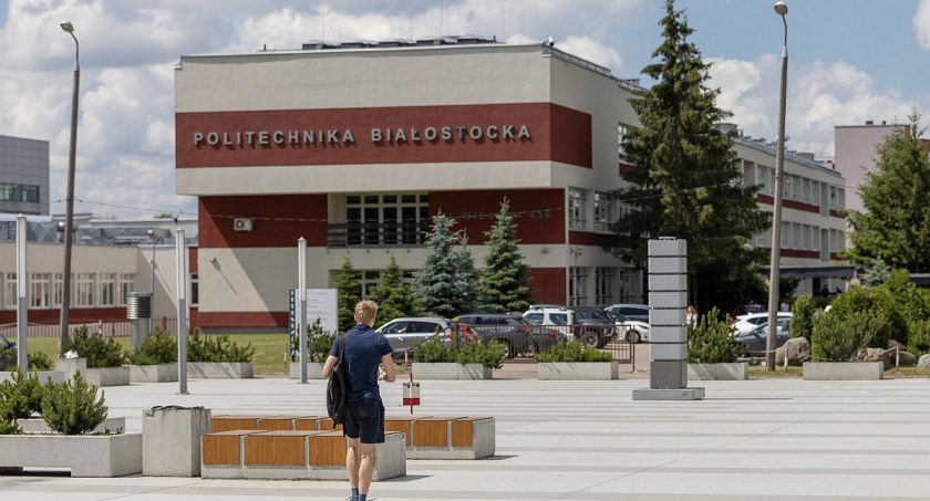 Zdjęcie budynku Wydziału Budownictwa PB / Foto: Piotr Awramiuk - PB