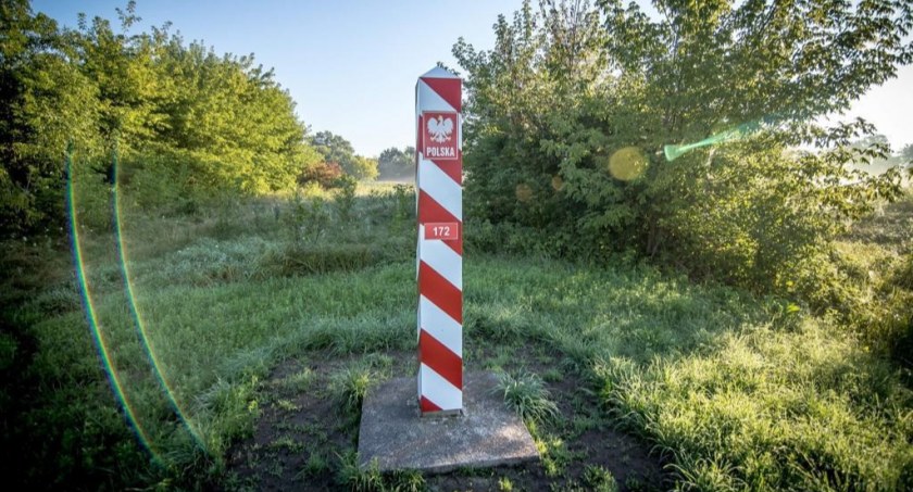 Zdjęcie słupka granicznego na granicy polsko - białoruskiej/ Twitter.com Straż Graniczna