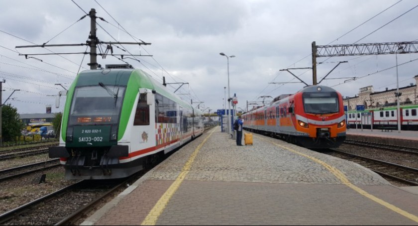 Zdjęcie pociągów na stacji w Białymstoku / Foto: DDB
