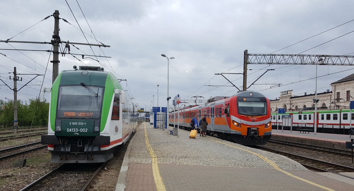 Zdjęcie pociągów na stacji w Białymstoku / Foto: DDB