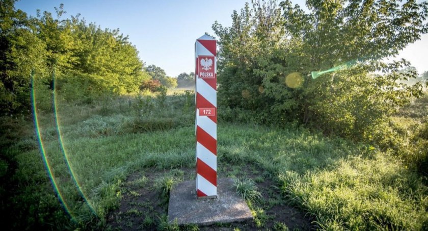 Zdjęcie słupka granicznego na granicy polsko - białoruskiej/ Twitter.com Straż Graniczna