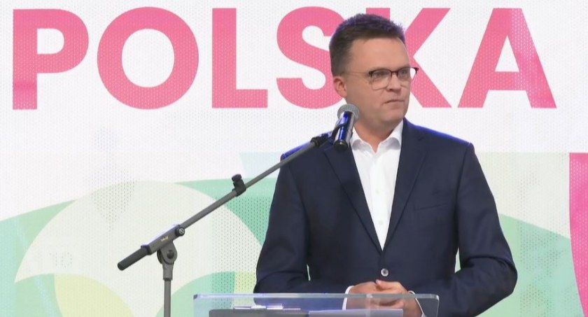 Zdjęcie Szymona Hołowni z partyjnej konwencji mobilnej w Białymstoku/ Facebook.com