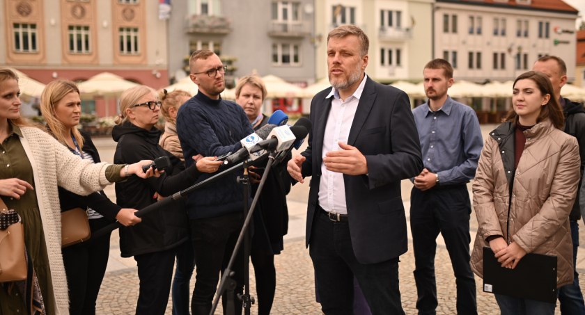 Adrian Zandberg podczas wizyty w Białymstoku