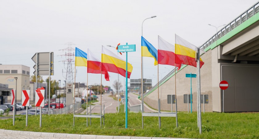 Zdjęcie tabliczki z nazwą ronda / Foto: UM Białystok