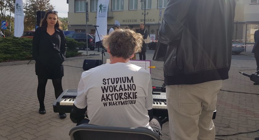 Zdjęcie słuchaczy Policealnego Studium Wokalno-Aktorskiego „Szkoła Talentów
