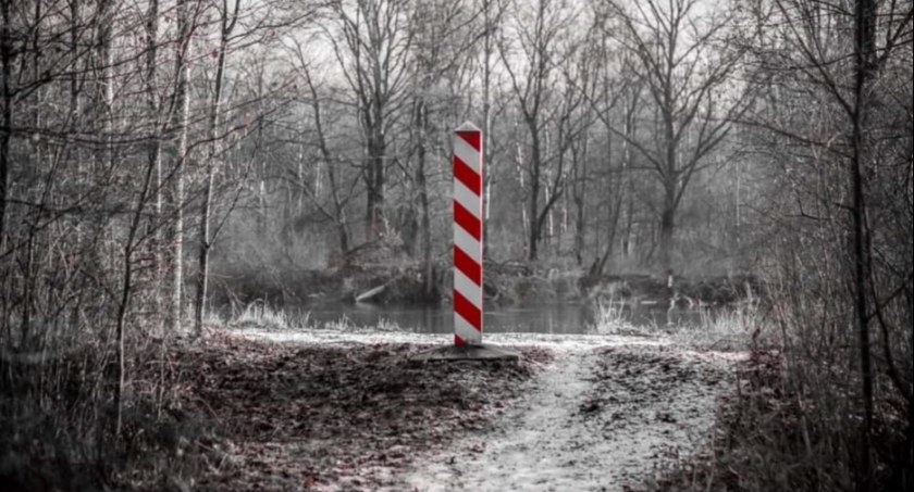 Zdjęcie słupka granicznego na granicy polsko - białoruskiej/ Twitter.com Straż Graniczna