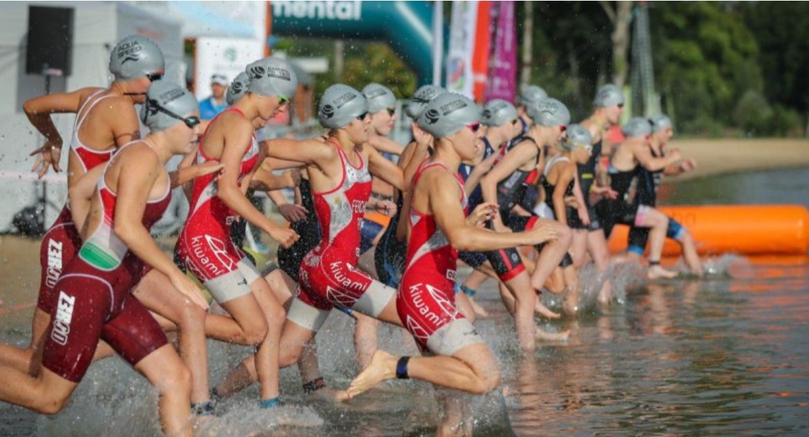 Zdjęcie uczestników triathlonu / Foto: BOSiR