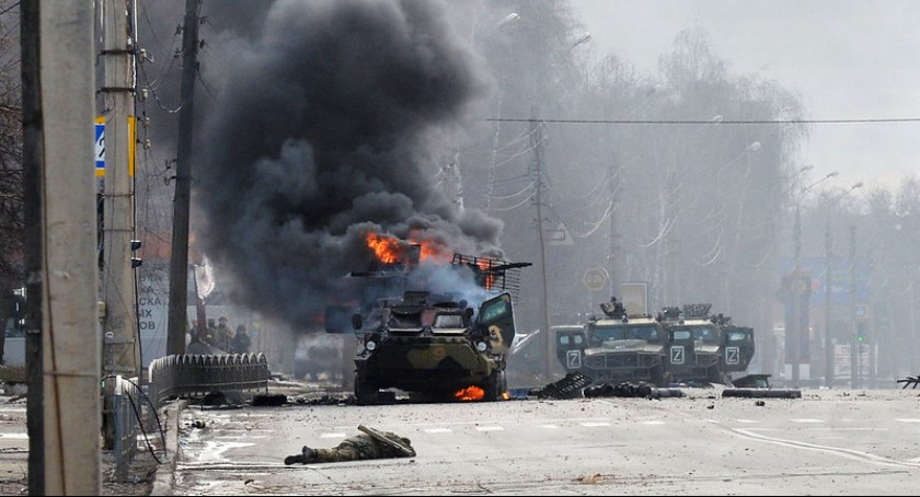 Zdjęcie rozwalonego sprzętu rosyjskiego na Ukrainie/ Flickr.com manhhai
