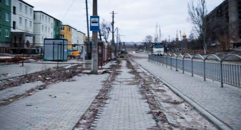 Zdjęcie rozebranych torów tramwajowych w Mariupolu/ Telegram Petro Andryushchenko