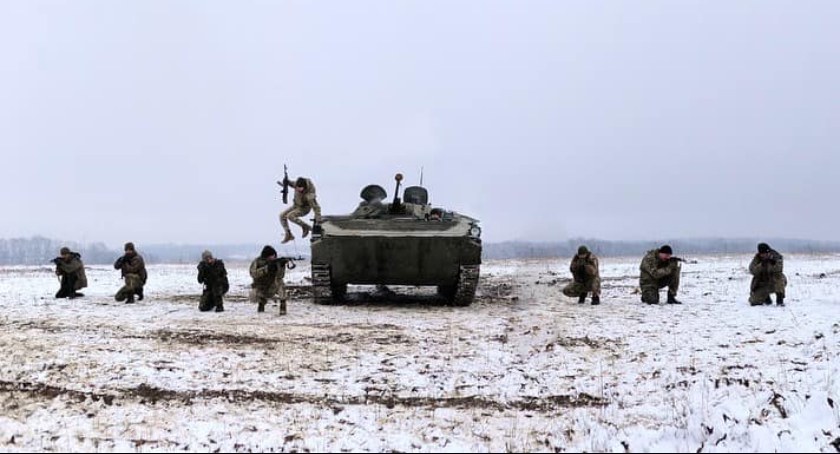 Zdjęcie ukraińskich żołnierzy na polu walki/ Twitter.com Ukraine Territorial Defense Forces