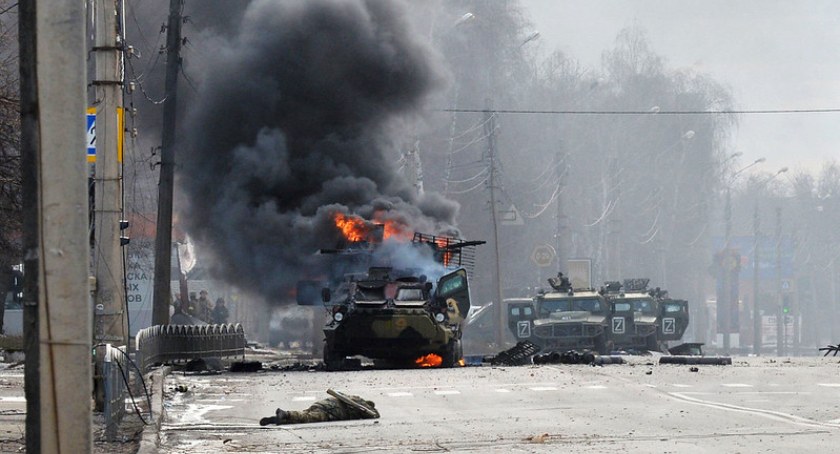 Zdjęcie rozwalonego sprzętu rosyjskiego na Ukrainie/ Flickr.com manhhai