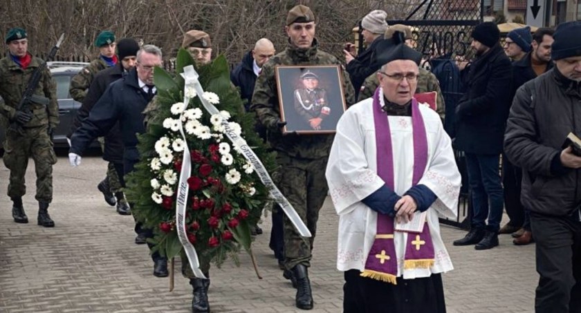 Zdjęcie z pogrzebu majora Dubrawskiego / Foto: 1PBOT