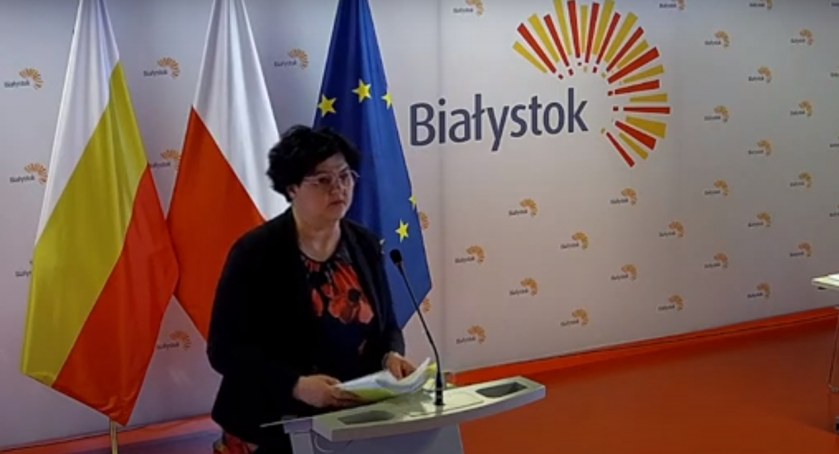Iwona Suszko z Urzędu Miejskiego w Białymstoku podczas LXIX sesji rady miasta / Foto: zrzut ekranu z portalu YouTube