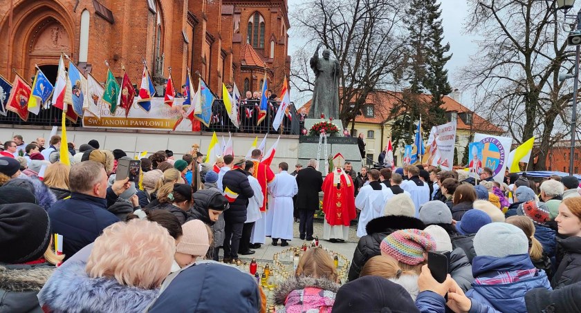 Zdjęcie uczestników Marszu Papieskiego w Białymstoku/ DDB