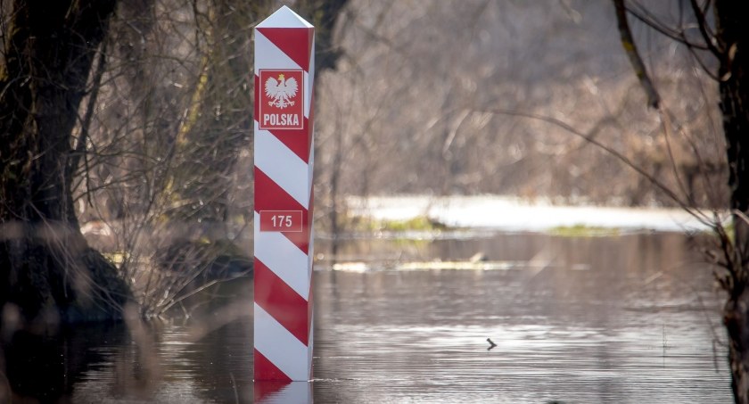 Zdjęcie słupka granicznego na granicy polsko - białoruskiej/ Twitter.com Straż Graniczna