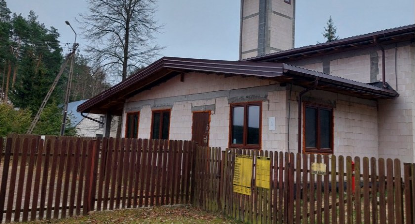 Zdjęcie remontowanej remizy w Pańkach/ UM w Choroszczy
