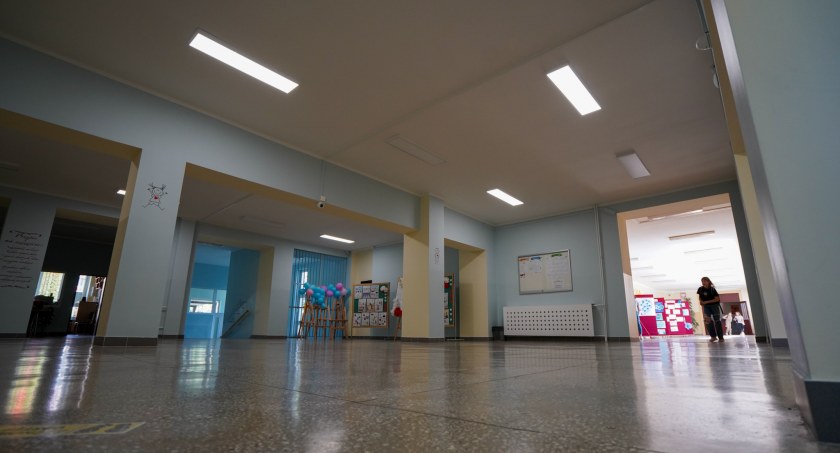 Zdjęcie wyremontowanego korytarza w ZSP nr 5 / Foto: UM w Białymstoku