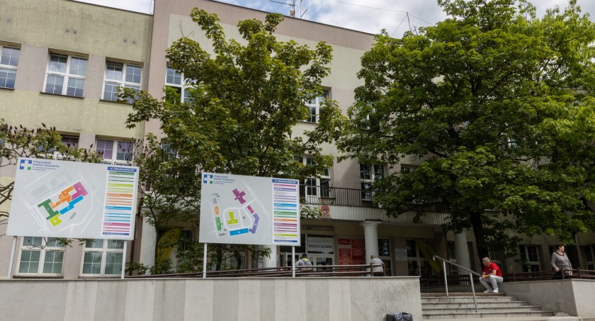 Zdjęcie budynku szpiitala wojewódzkiego w Białymstoku/ podlaskie.eu