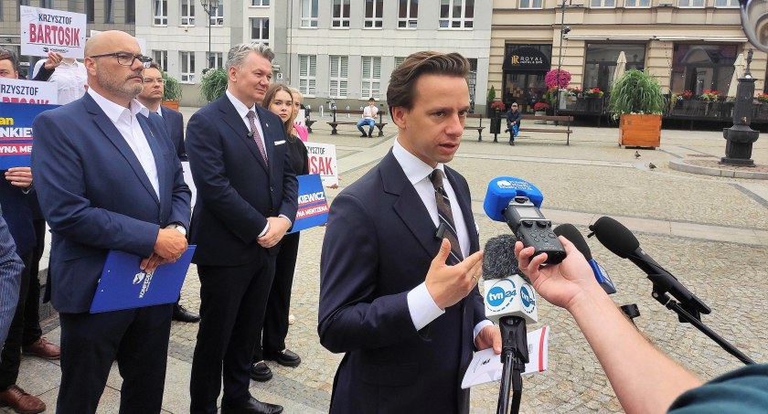 Krzysztof Bosak podczas konferencji prasowej Konfederacji w Białymstoku / Foto: Piotr Walczak