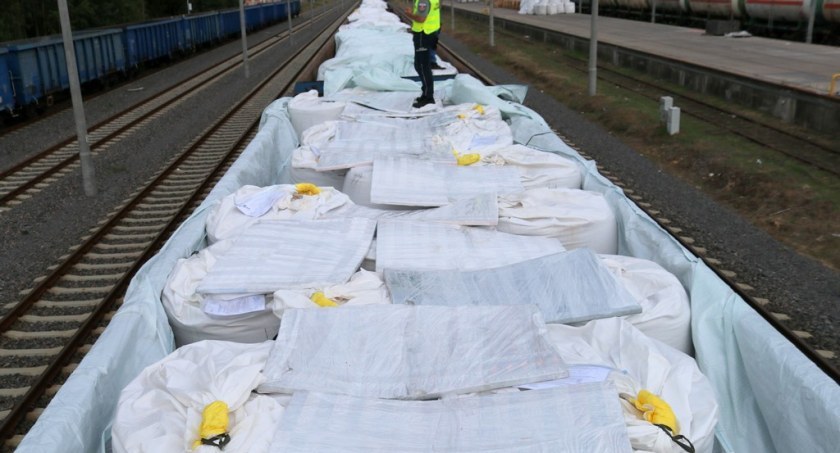 Zdjęcie wagonu z kontrabandą / Foto: KAS
