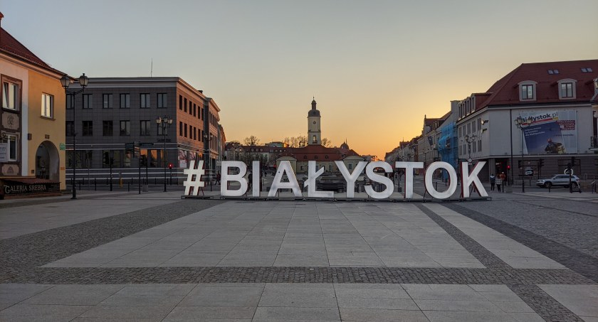 Zdjęcie napisu #Białystok na Rynku Kościuszki w Białymstoku/ DDB