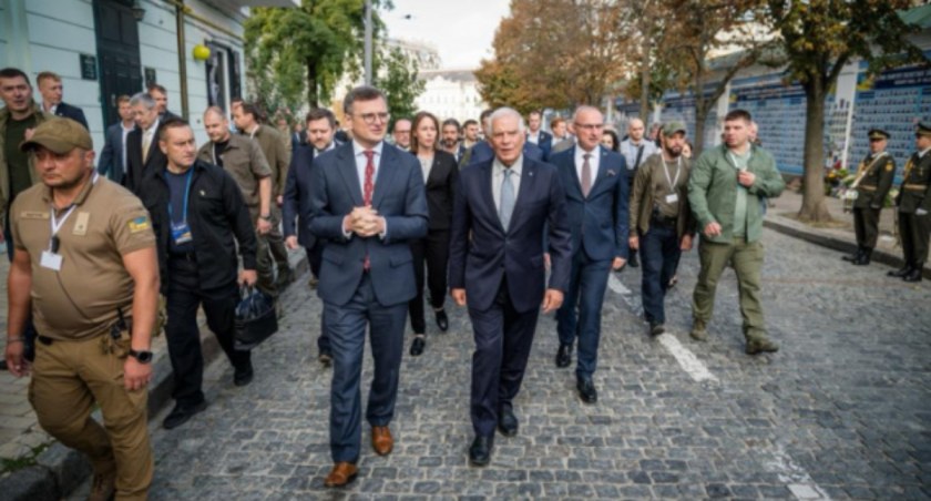 Zdjęcie delegacji ministrów spraw zagranicznych UE w Kijowie/ Twitter.com Ukrinform