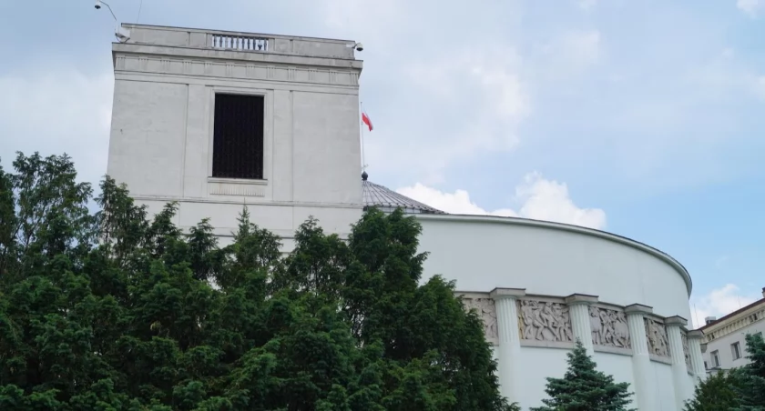 Zdjęcie budynku polskiego Parlamentu/ DDB