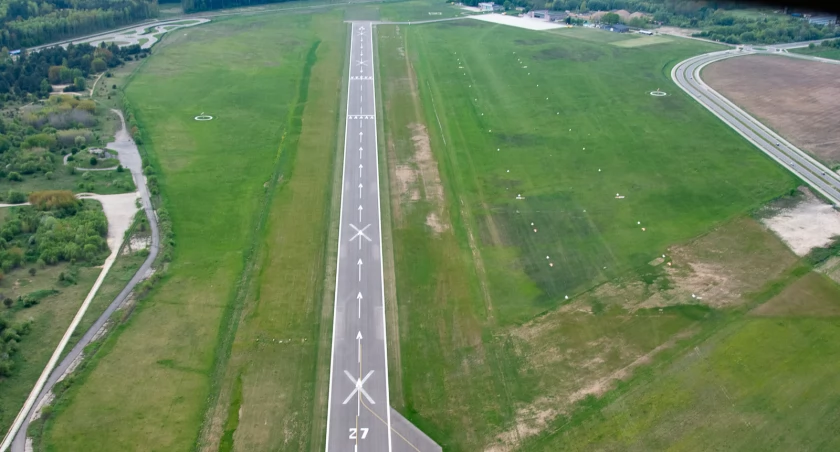 Zdjęcie paska startowego na Krywlanach/ bialystok.pl