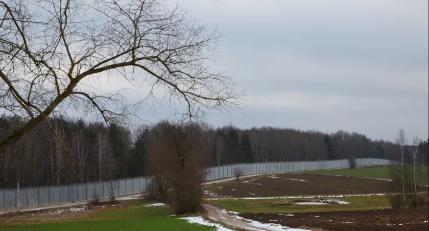 Zdjęcie zapory na granicy polsko - białoruskiej/ Twitter.com Straż Graniczna