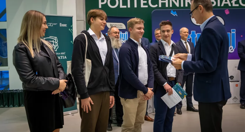 Zwycięski zespółz VI Liceum Ogólnokształcące im. Króla Zygmunta Augusta w Białymstoku . Foto: Dariusz Piekut, PB