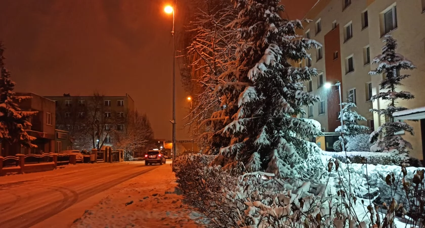 Zdjęcie zaśnieżonej ulicy w Białymstoku/ DDB
