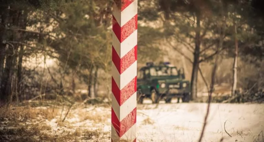 Zdjęcie słupka granicznego na granicy polsko - białoruskiej/ Twitter.com Straż Graniczna