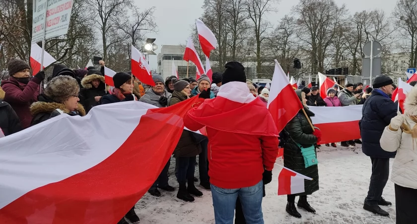Zdjęcie uczestników manifestacji w Warszawie/ DDB