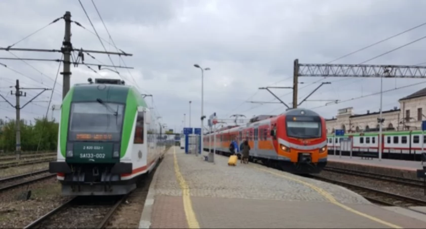 Zdjęcie pociągów na stacji w Białymstoku / Foto: DDB