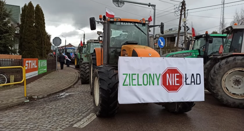 Zdjęcie ciągników na proteście rolników/ DDB