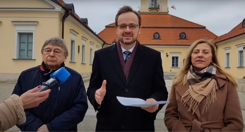 Na pierwszym planie Tomasz Madras