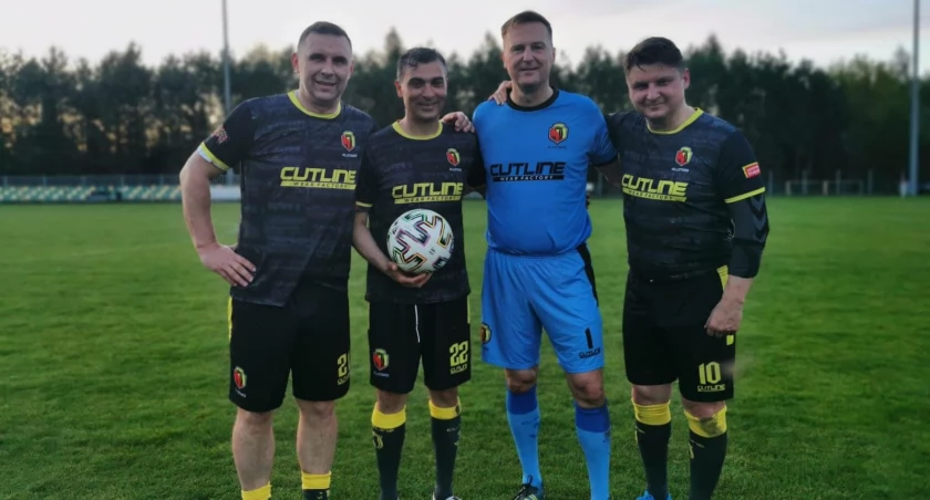 Zdjęcie piłkarzy Jagiellonii Allstars. Od lewej: Jacek Chańko, Samuel Tomar, Maciej Kudrycki, Marek Citko/ Jagiellonia Allstars