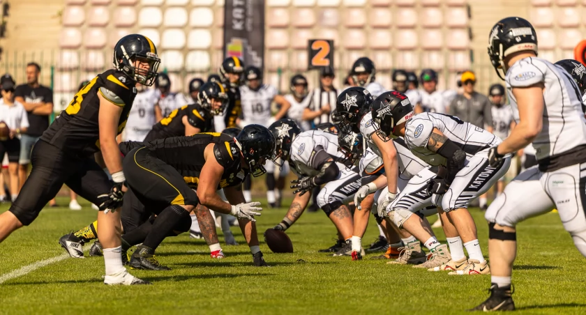 Zdjęcie zawodników futbolu amerykańskiego/ Lowlanders Białystok/ Interception Dariusz Jacek