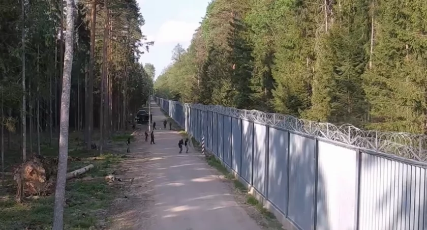 Zdjęcie polskich patroli na granicy polsko - białoruskiej/ SG