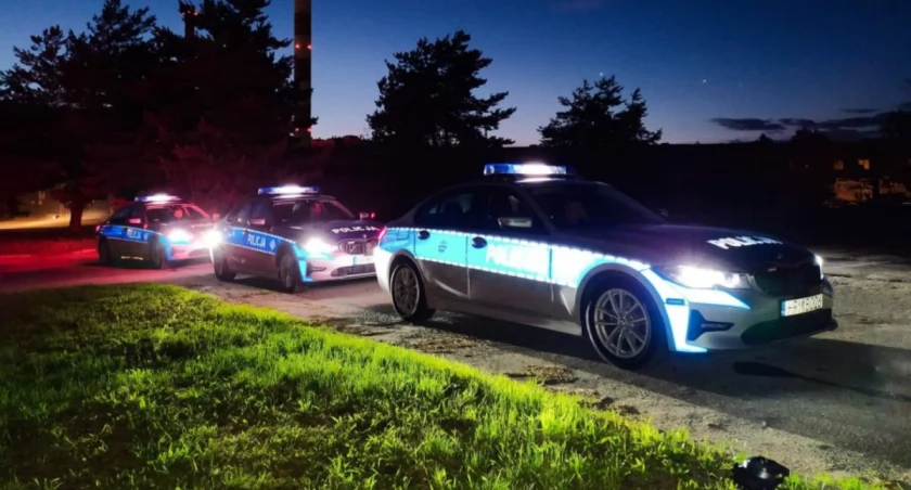 Zdjęcie policyjnych radiowozów/ podlaska.policja.gov.pl