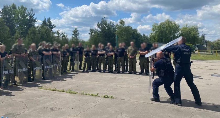 Zdjęcie ze szkolenia prowadzonego przez policyjną prewencję/ podlaska.policja.gov.pl