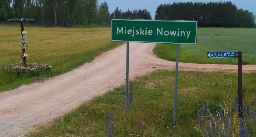 Zdjęcie znaku z nazwą miejscowości Miejskie Nowiny/ DDB