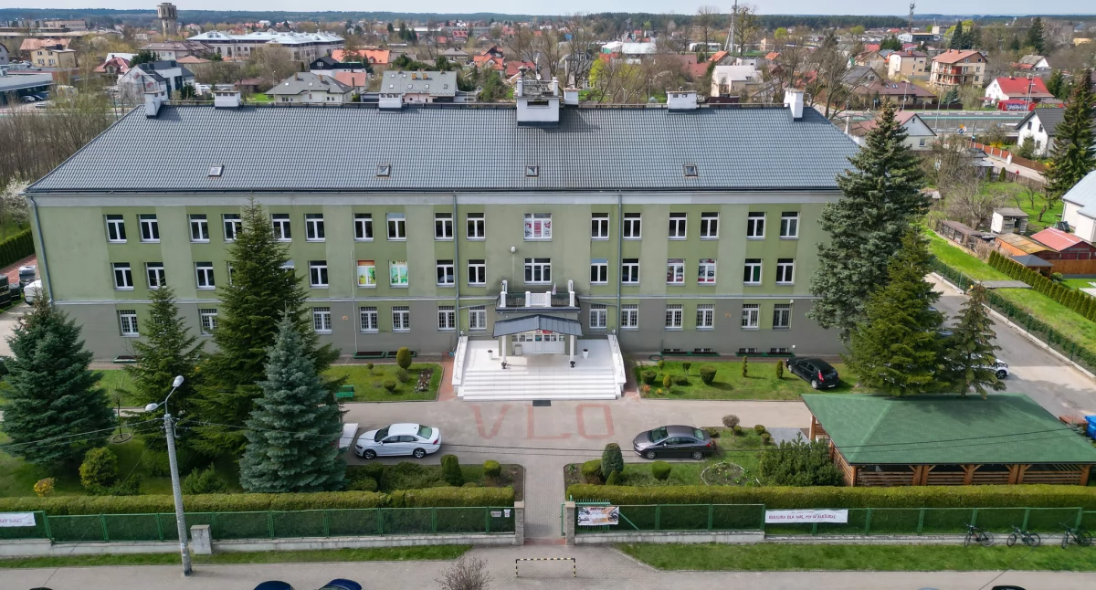 Zdjęcie budynku szkoły V LO w Białymstoku/ bialystok.pl