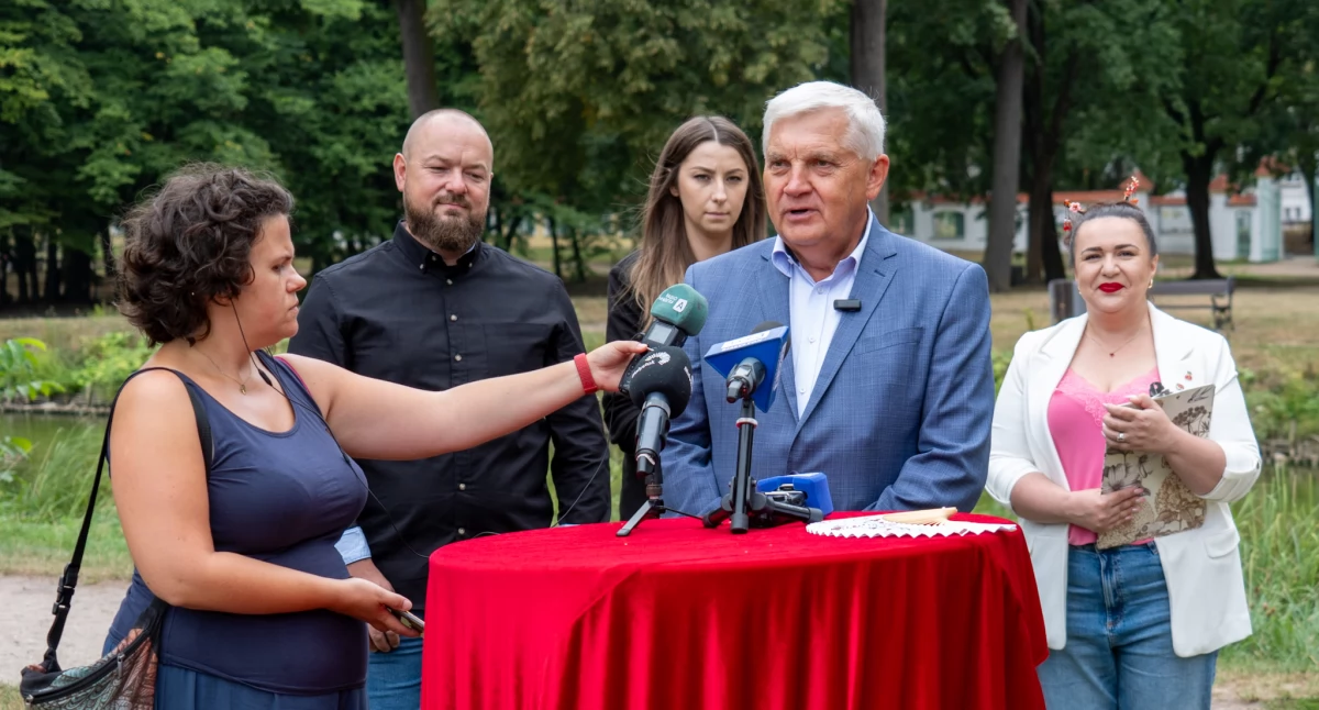 Zdjęcie z konferencji prasowej prezydenta Tadeusza Truskolaskiego / Foto: UM w Białymstoku