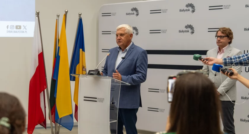 Tadeusz Truskolaski podczas konferencji prasowej / Foto: UM w Białymstoku