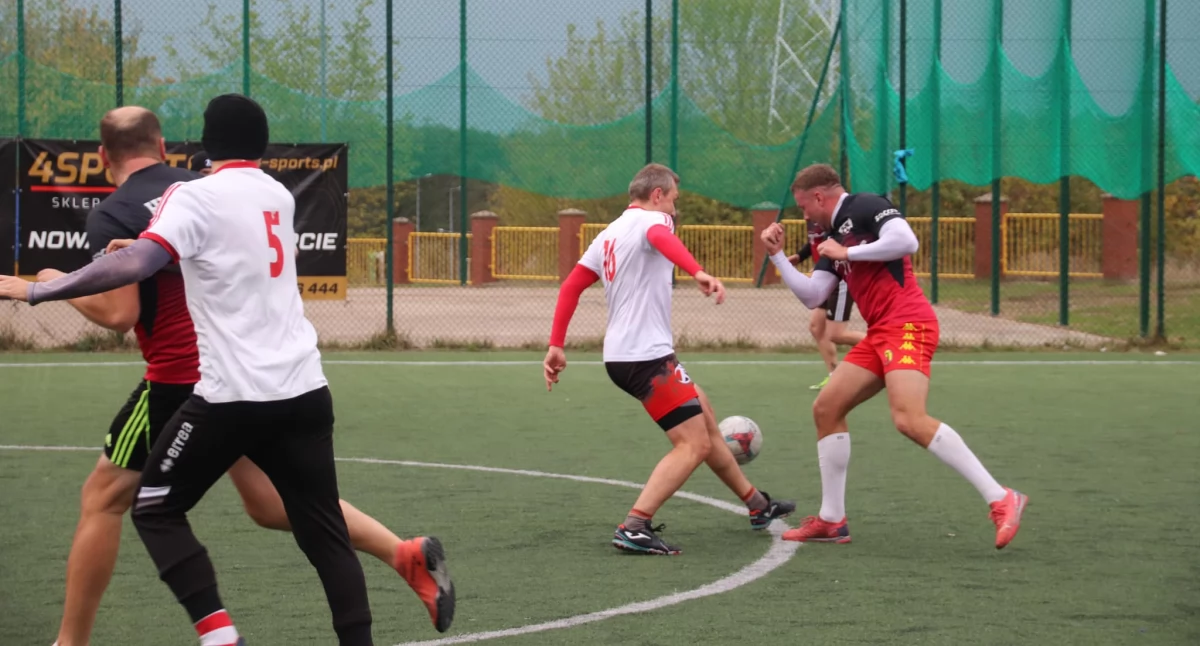 Rywalizacja w Białostockiej Lidze Sportu przebiegała na orliku przy SP 50. 